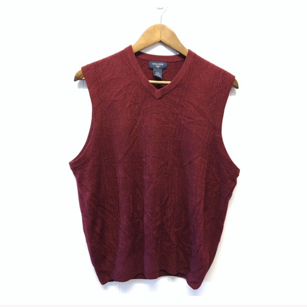 Dockers | Burgundy Chunky Sweater Vest •
